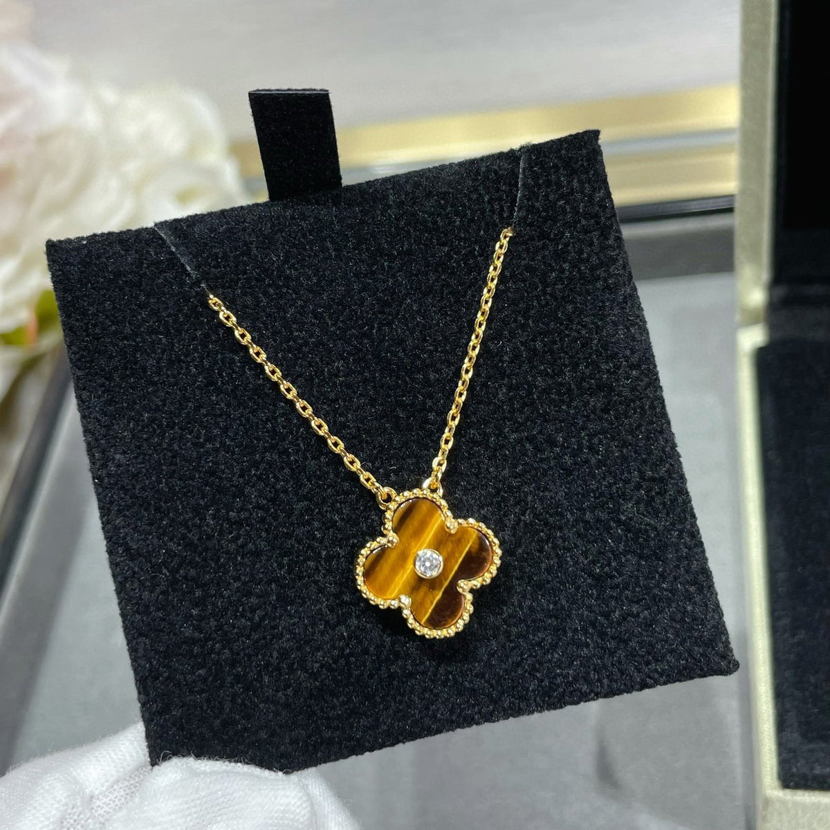 ¡®Lume Jewels¡¯CLOVER 15MM DIAMOND AND YELLOW TIGER'S EYE AGATE necklace