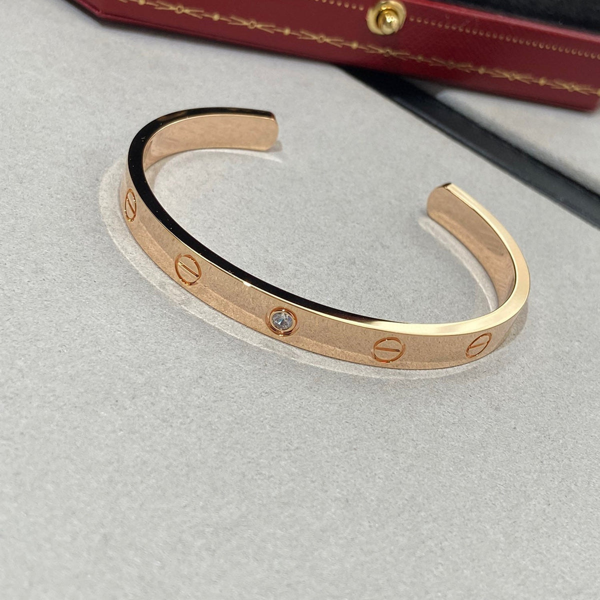 ¡®Lume Jewels¡¯LOVE BRACELET 6.1MM 1 DIAMOND OPEN CUFF