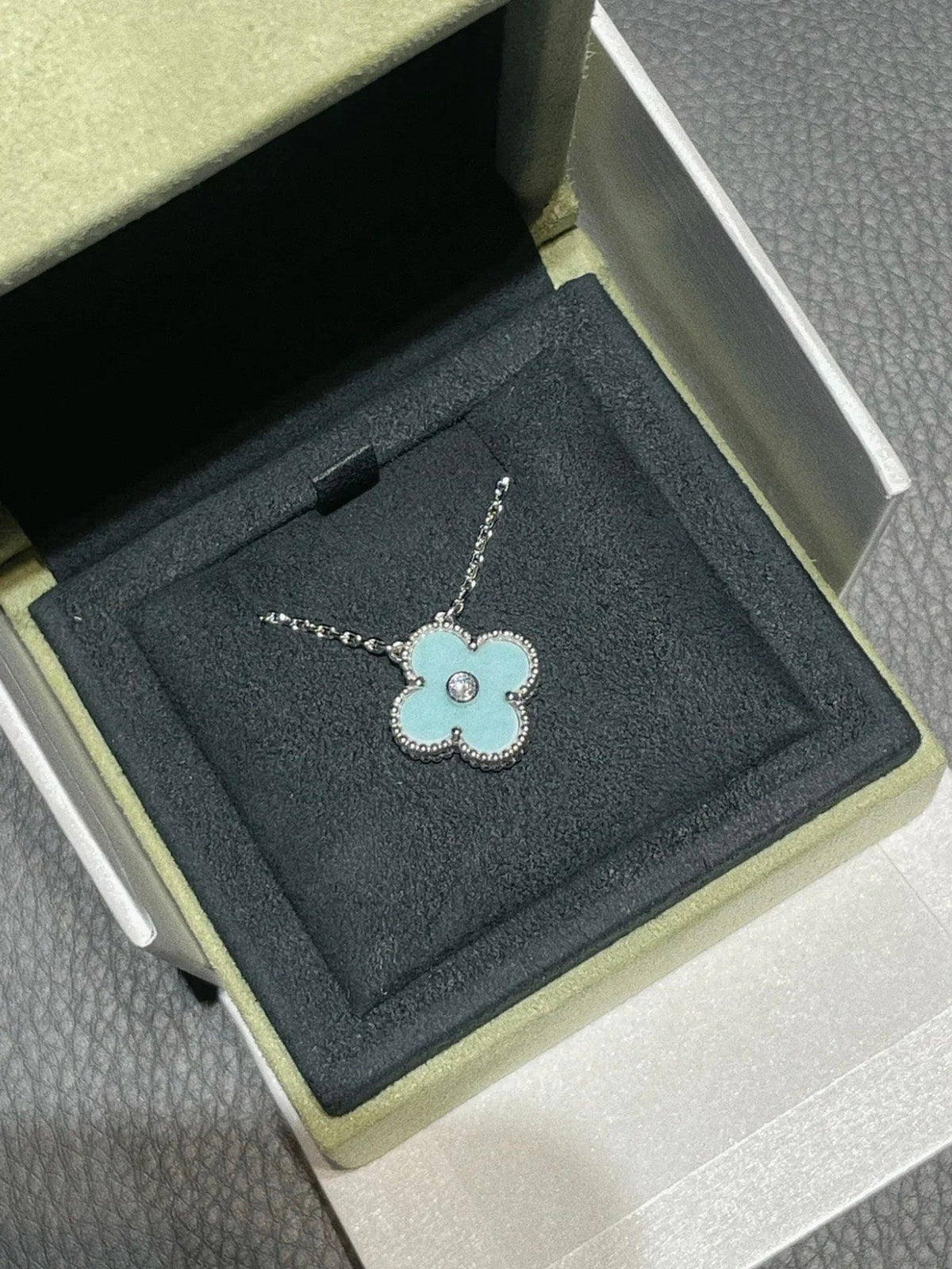 ¡®Lume Jewels¡¯CLOVER 1 DIAMOND LIGHT BLUE SILVER NECKLACE