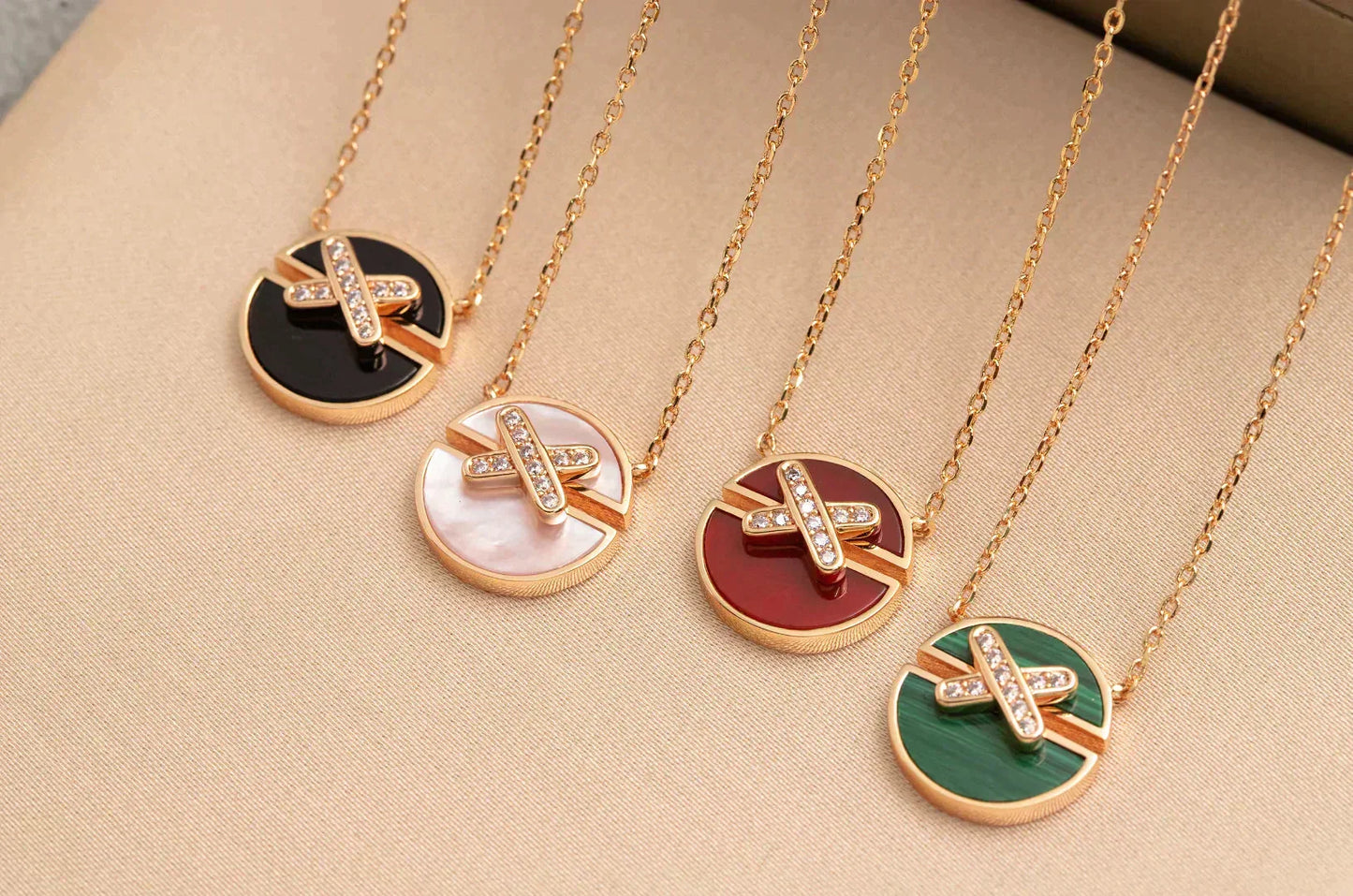 ¡®Lume Jewels¡¯JEUX DE ROSE GOLD DIAMOND NECKLACE