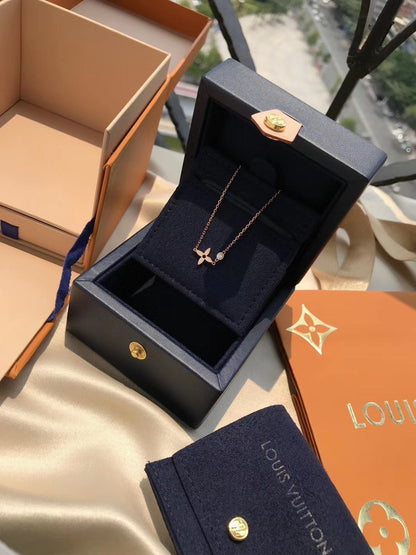 ¡®Lume Jewels¡¯BLOSSOM PENDANT PINK GOLD AND DIAMOND