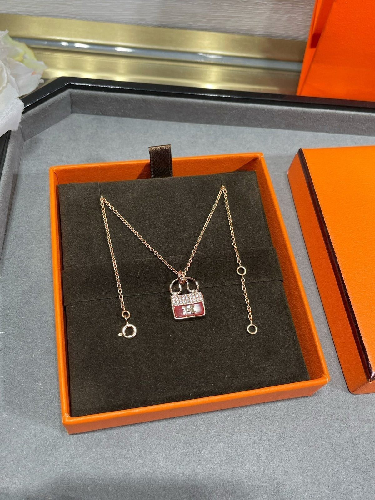 ¡®Lume Jewels¡¯H CIRCE MOISSANITE PENDANT NECKLACE GOLD