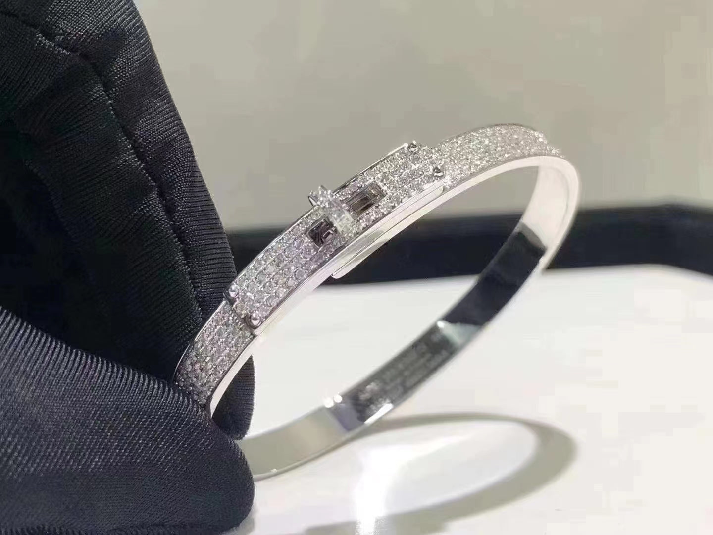 ¡®Lume Jewels¡¯HM KELLY BRACELET IN SILVER AND FULL PAVE DIAMOND