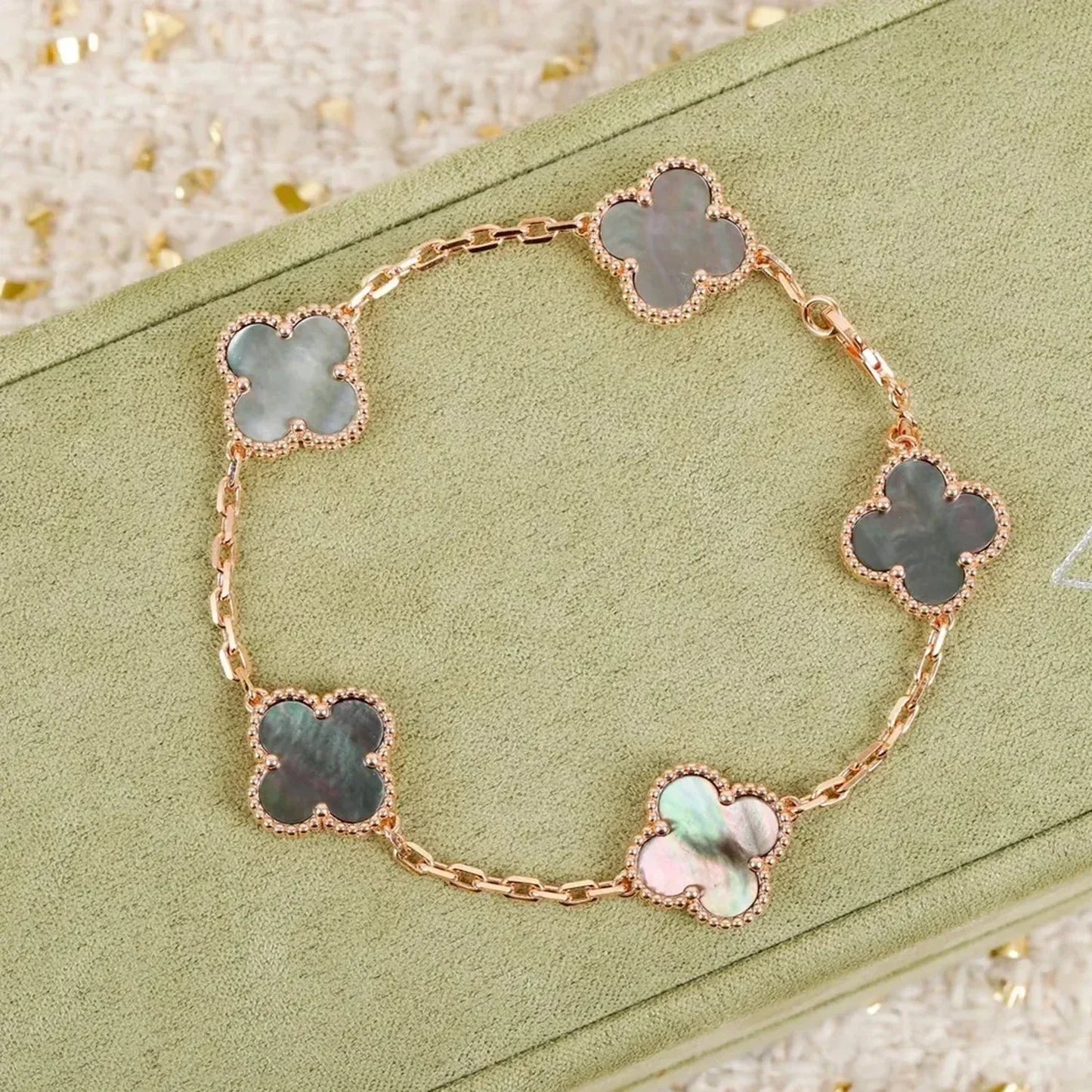 [Lume Jewels]New CLOVER 5 MOTIF GRAY MOP BRACELET COLLECTION
