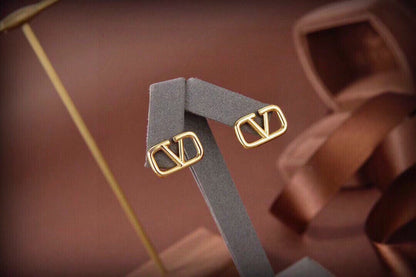 [Lume Jewels]Gold V-shaped stud earrings