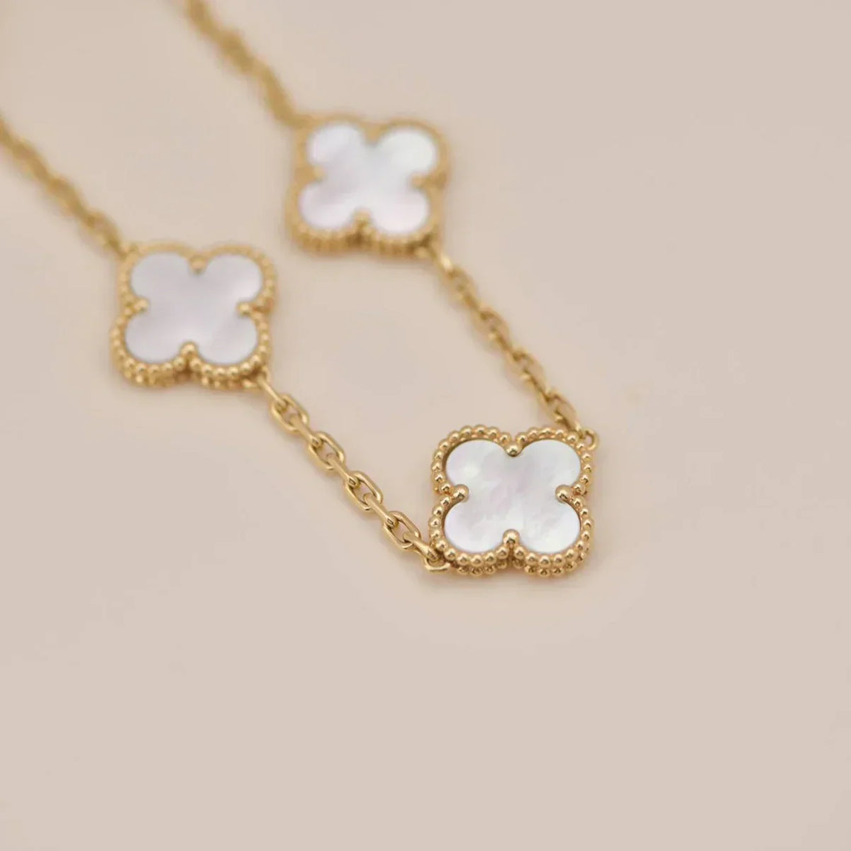 [Lume Jewels]New CLOVER WHITE PEARL MOP 5 MOTIF BRACELET COLLECTION