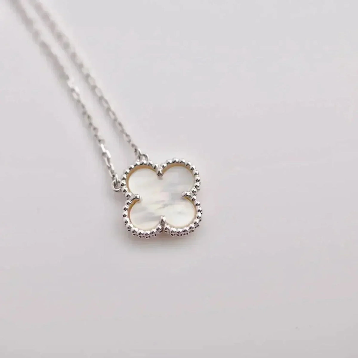 ¡®Lume Jewels¡¯CLOVER  15MM WHITE MOTHER-OF-PEARL SILVER