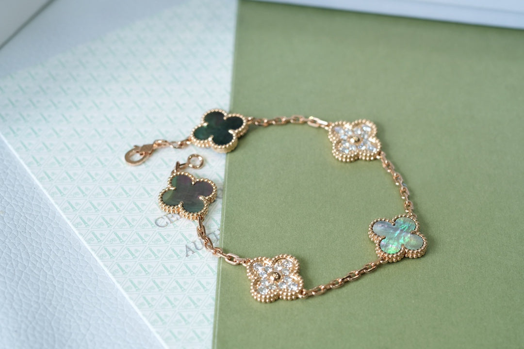 [Lume Jewels]New CLOVER 5 MOTIF GRAY MOP BRACELET COLLECTION