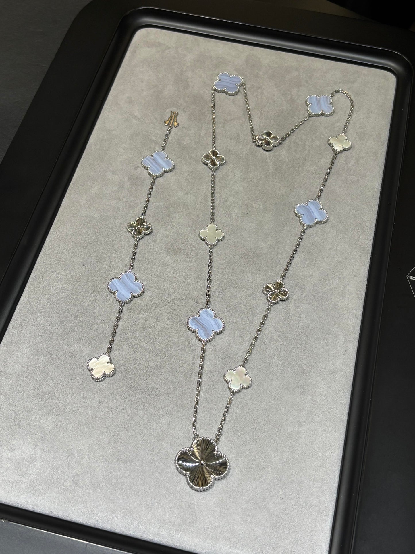 [¡®Lume Jewels¡¯] 25 NEW CLOVER 15 MOTIFS PURPLE CHALCEDONY