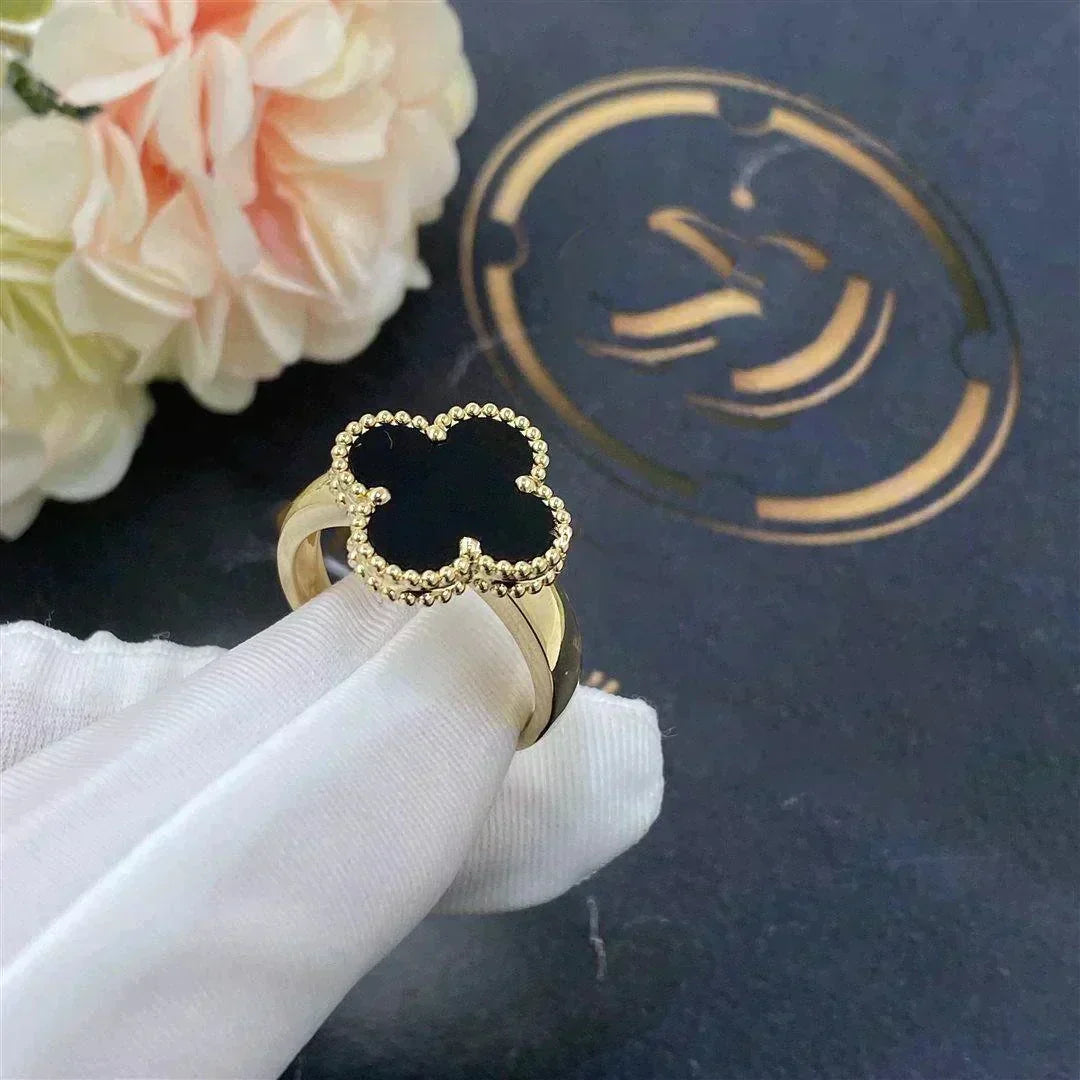 ¡®Lume Jewels¡¯CLOVER ONYX RING