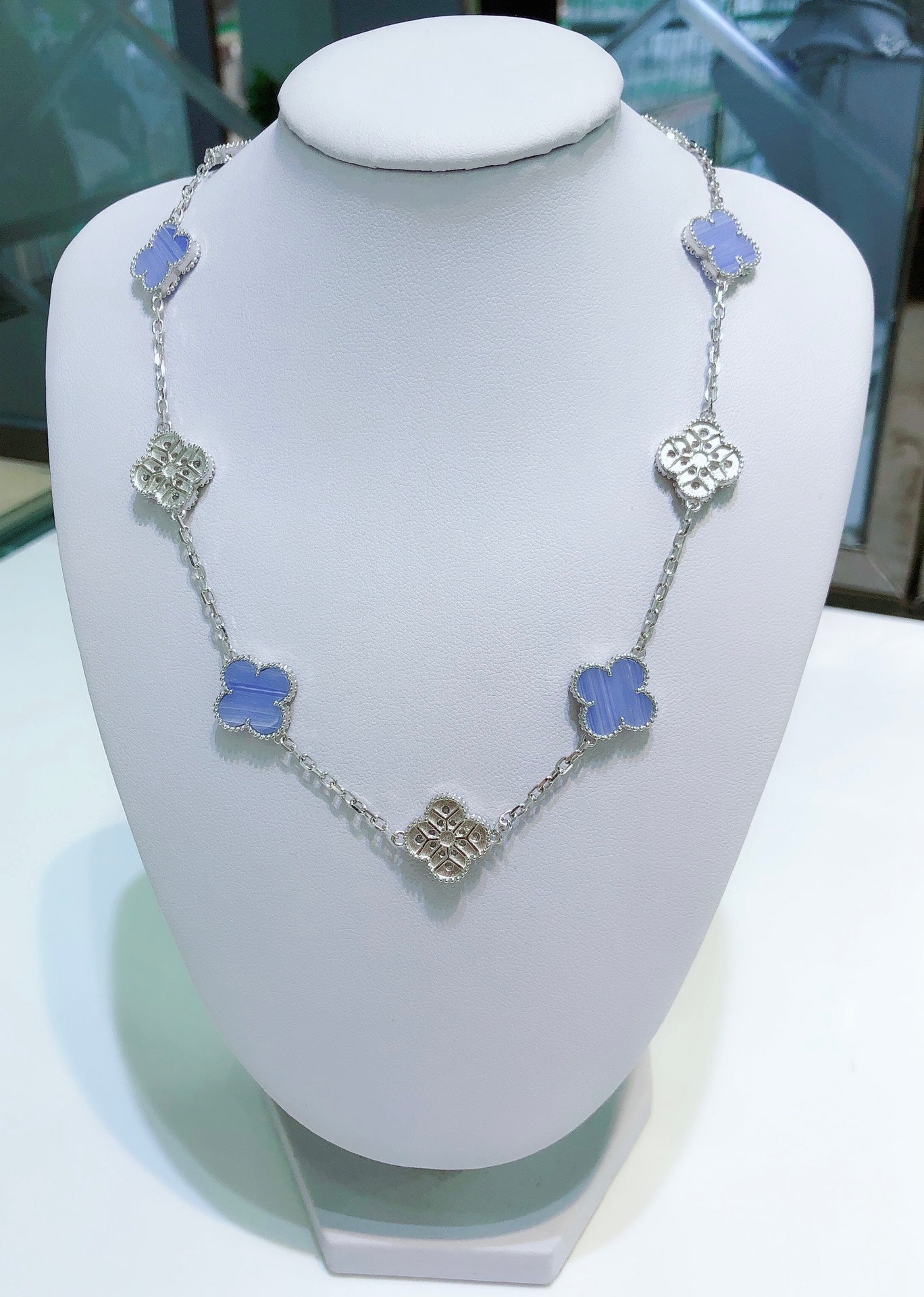 ¡®Lume Jewels¡¯CLOVER 10 MOTIFS CHALCEDONY DIAMONDS SILVER NECKLACE